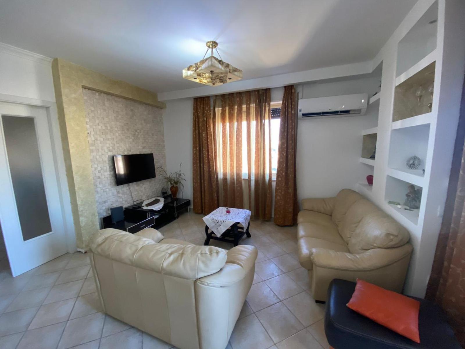 Itan 4 * Tirana